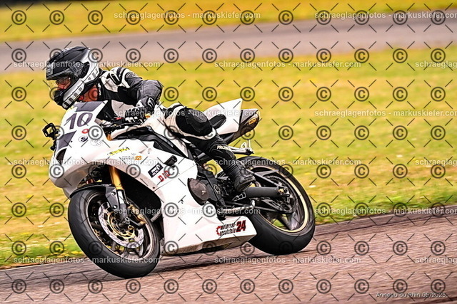 25bt02-0092 | markuskiefer.com - Realisiert mit Pictrs.com