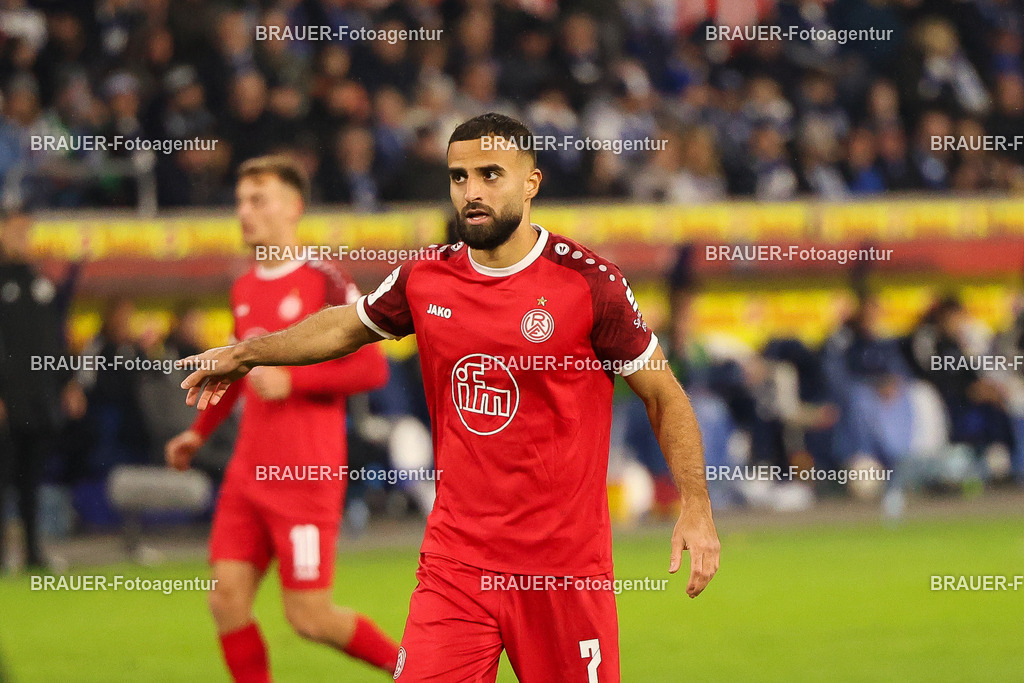 MSV Duisburg - Rot-Weiss Essen  | Duisburg, Deutschland, 26.10.2025 Ramien Safi  (Rot-Weiss Essen) gestikuliert  während des 3.Liga Spiels zwischen MSV Duisburg und Rot-Weiss Essen in der Schauinsland-Reisen-Arena am 26.10.2025 in Duisburg (Foto von Timo Bluhmki-Schmidt/ Brauer Fotoagentur