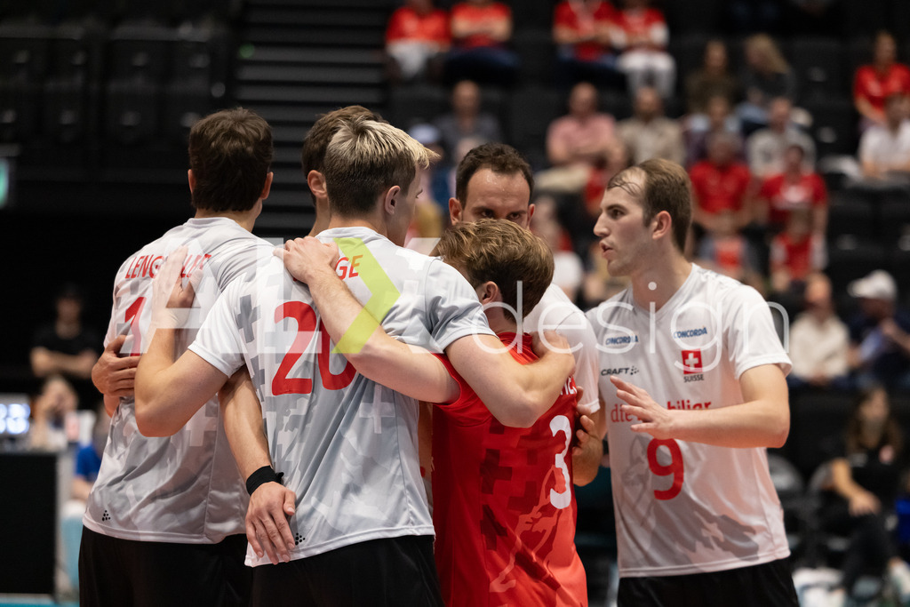 Luxembourg v Switzerland - CEV European League Men | KRIENS, SWITZERLAND - JUNE 12: Team of Switzerland celebrating during the CEV European League match between Luxembourg and Switzerland at Pilatus Arena on June 12, 2026 in Kriens, Switzerland. - Realisiert mit Pictrs.com