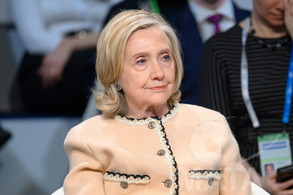 _DWA0317 | Die US-Politikerin Hillary Clinton auf der Veranstaltung Girls Just Want to Have Fundamental Rights: Fighting the Global Pushback im Rahmen der Münchner Sicherheitskonferenz 2026. München, 14.02.2026 Bayern Deutschland - Realisiert mit Pictrs.com