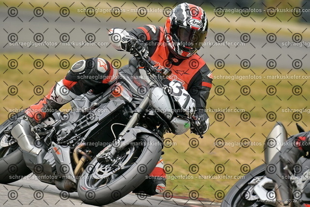 25bt05-1127 | markuskiefer.com - Realisiert mit Pictrs.com