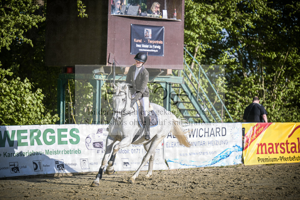 DOS_3762 | Entdecke hochwertige Reitturnierfotos von Foto Oger. Professionell, emotional und authentisch – jetzt Lieblingsmomente im Shop bestellen.Deutschlandweite Turnierfotografie. - Realisiert mit Pictrs.com