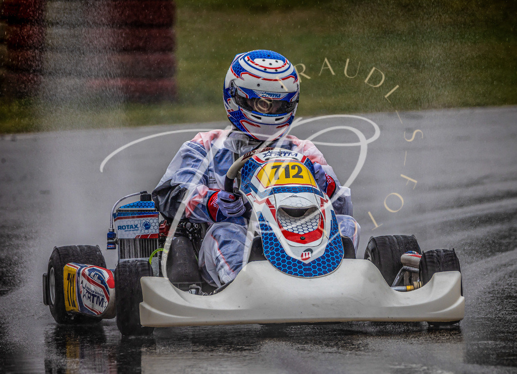 c0bae496178c46ed8ec93575d78f82d1 | traudl_s_fotos