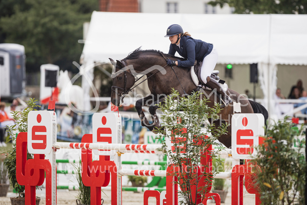 250713_BHO_M2-Spr-1-625 | Deine schönsten Turniermomente als professionelle Fotos! Entdecke hochwertige Pferdesport-Fotografie im Online-Shop. Jetzt Fotos finden & bestellen!