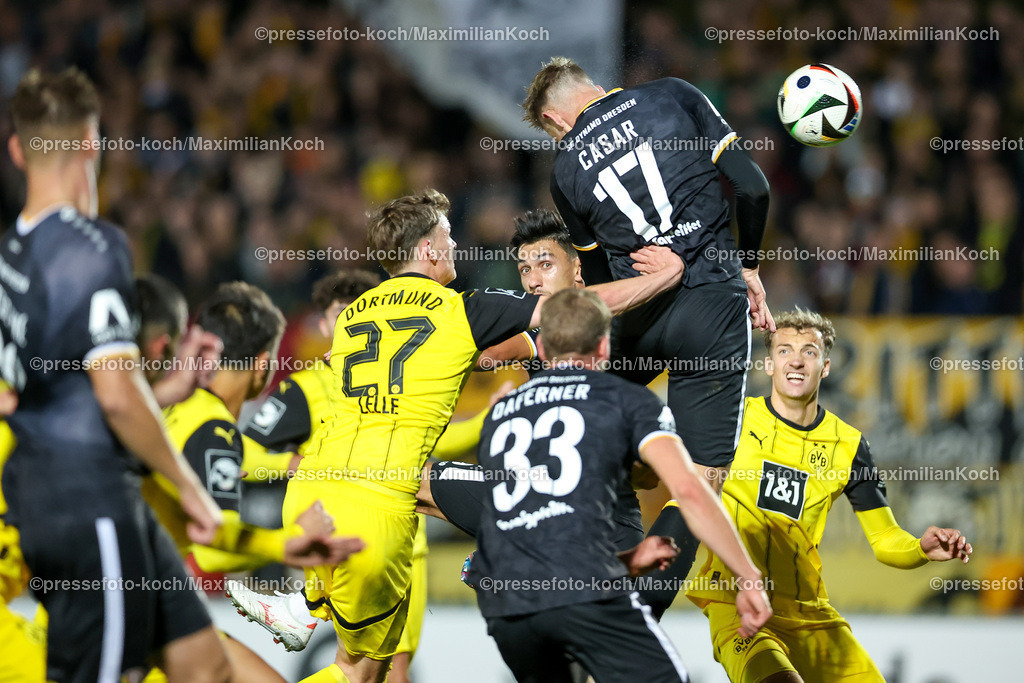 BVB3Liga04102401047 | 04.10.2024, Essen, Fußball,  Borussia Dortmund II (U23) - Dynamo Dresden, bwin 3. Liga Herren, Stadion Rote Erde, 9. Spieltag Saison 2024 2025: Strafraumaktion Kopfball Aljaz Casar (Dynamo Dresden #17) DFB regulations prohibit any use of photographs as image sequences and or quasi-video.