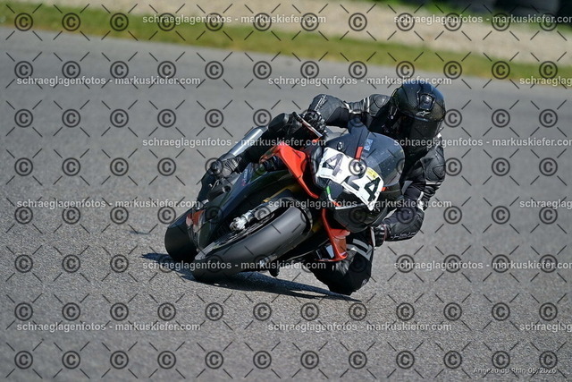 26BT02-1480 | markuskiefer.com - Realisiert mit Pictrs.com