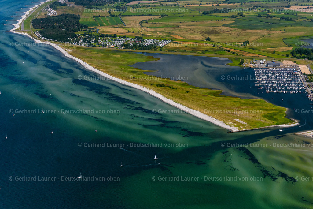 4037942 | Ostseeküste und Strand bei Wendtorf 07.08.2020 Zackenförmige Küsten- Landschaft am Sandstrand der Ostsee- Küste in Wisch im Bundesland Schleswig-Holstein. // Zigzag coastline on the sandy beach of Ostsee- Kueste in Wisch in the state Schleswig-Holstein. Foto: Gerhard Launer