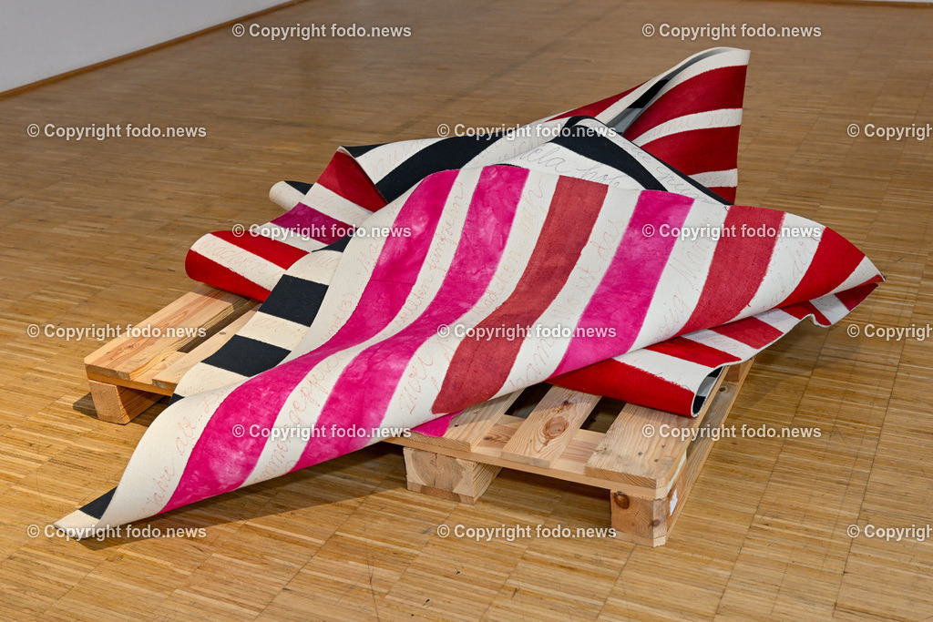 Linz_ Kunstuni_ Splace_ Marga Paersson_ 07.11.2023-7 | 07.11.2023, Linz, AUT, Kunstuniversitaet Linz, Splace, im Bild Ausstellung Marga Paersson (Kuenstlerin), Bildgewebe