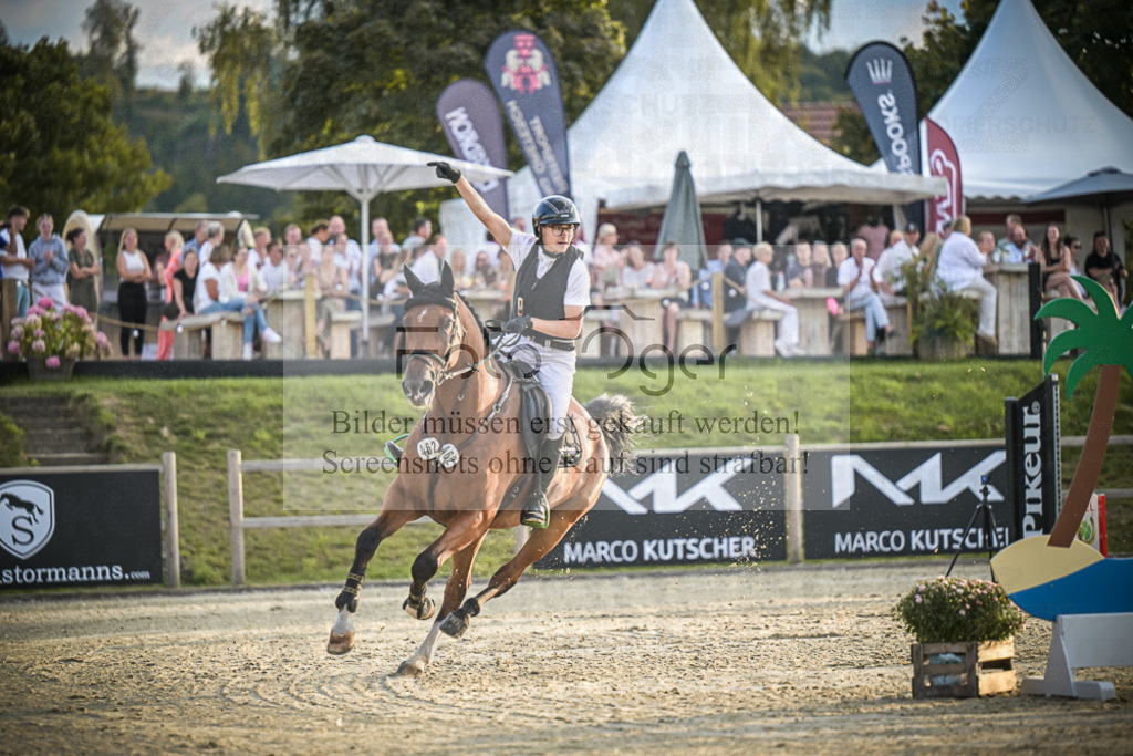 DOS_0641 | Entdecke hochwertige Reitturnierfotos von Foto Oger. Professionell, emotional und authentisch – jetzt Lieblingsmomente im Shop bestellen.Deutschlandweite Turnierfotografie. - Realisiert mit Pictrs.com