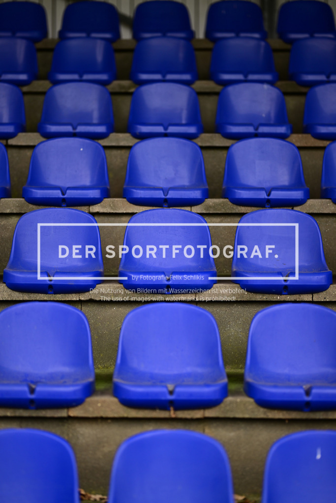 Fußball I Herren I Saison 2025-2026 I Regionalliga Nord I 21. Spieltag I FC St. Pauli II - VfB Lübeck I 31955 | Symbol, Symbolfoto, Symbolbild, Sinnbild, Bildsymbol, Darstellung, Signum, Beispielbild, Musterbild, Referenzbild, Beispielfoto, Stockfoto, Archivaufnahme, Demonstrationsfoto, Vergleichsbild: Sitze, Sitz, Sitzschale, schale, Sitzschalen, Stadion, Stadionsitze, Bank, beton, kunststoff - Realisiert mit Pictrs.com