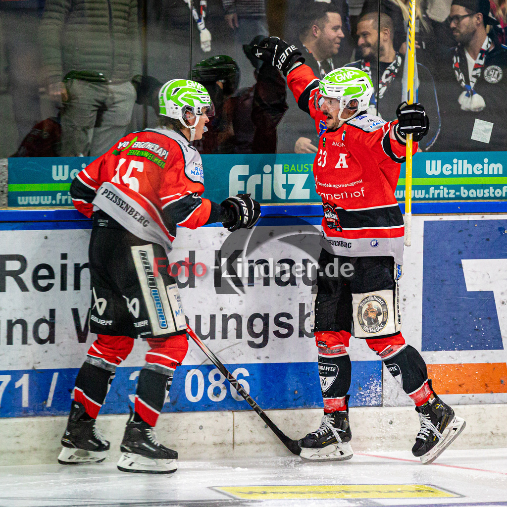 TSV Peißenberg MINERS vs ESC Kempten SHARKS | Eishockey Bayernliga Herren Vorrunde 2024/2025, TSV Peißenberg MINERS vs ESC Kempten SHARKS, 20241018,Tor Dejan VOGL (MINERS 23),2024-10-18 in Peißenberg (Eisstadion)Dejan VOGL (MINERS 23)Copyright: WolfgangxLindner foto-lindner.de