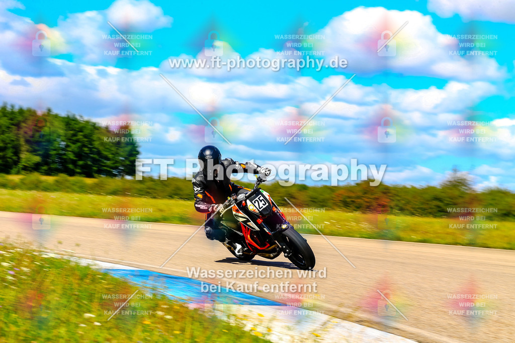 025-6284 | Hier findet Ihr Bilder von Touristenfahrten auf der Nürburgring Nordschleife oder von anderen Veranstaltungen die ich besucht habe. Viel Spass beim Durch Schauen 