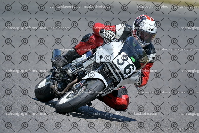 25bt04-1151 | markuskiefer.com - Realisiert mit Pictrs.com
