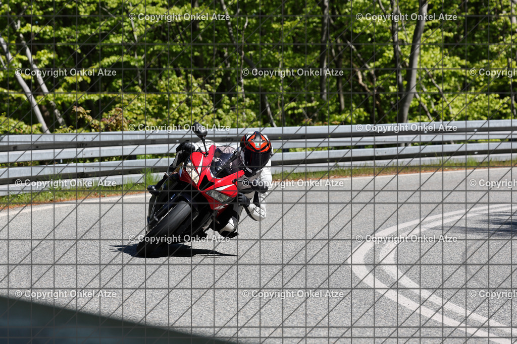 IMG_8465 | Fotograf am Kyffhäuser. Onkel Atze. Kyffhäuser Rennstrecke. Café36. Motorsportfotografie. - Realisiert mit Pictrs.com