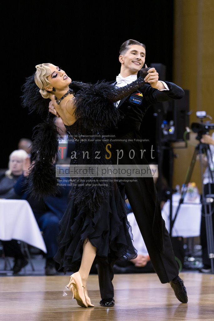 20241102_DM_HGR_Std_16207 | Tanzsportbilder, Standardtanz, Lateintanz, WDSF, DTV, LTVB, dancecomp, goc, hessen tanzt, blaues band der spree, walzer, tango, wiener walzer, slowfox, quickstepp, samba, rumba, cha-cha-cha, paso doble. jive, hd-kroft photography, turniertanzsport