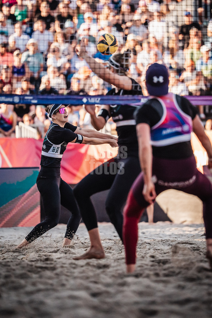 Beachvolleyball | Frauen | Deutsche Meisterschaften 2025 Timmendorfer Strand | 06.09.2025 | Cinja Tillmann spielt den Ball