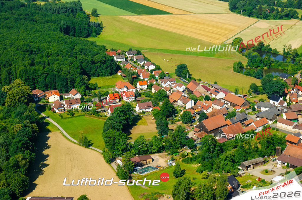 Die Luftaufnahme Au - Küps wurde vom UL-Flugzeug (keine Drohne) aus fotografiert.Hohe Druck- Auflösung-die Geschenkidee!