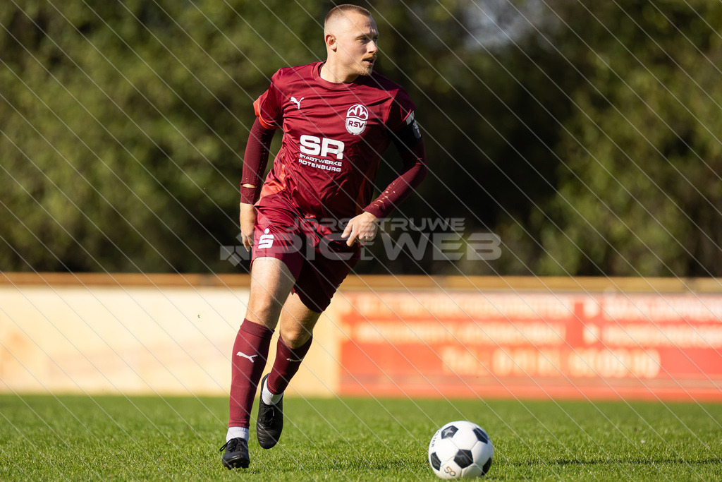 20250928_Picselweb-Fotografie_1R3_1272 | Spielszenen aus dem Spiel VfL Güldenstern Stade - Rotenburger SV. Ergebnis 0:3 - Realisiert mit Pictrs.com