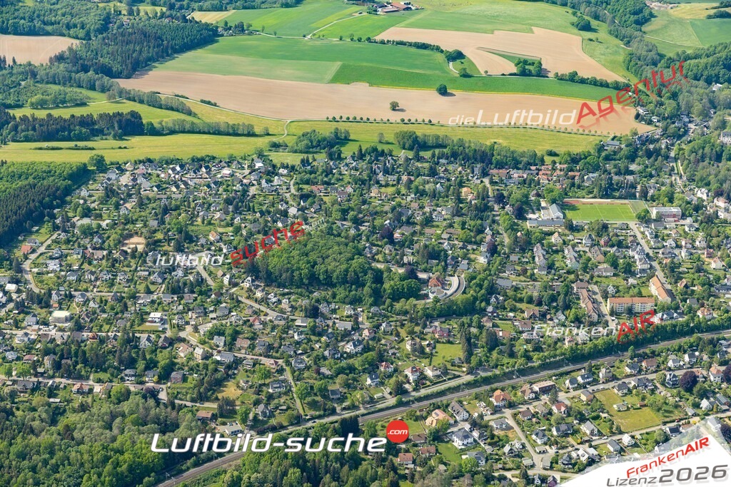 Die Luftaufnahme Jößnitz - Plauen wurde 2022 vom Flugzeug aus (keine Drohne) erstellt. Hohe Auflösung -für große Poster und Wandbilder geeignet - Garantiert!