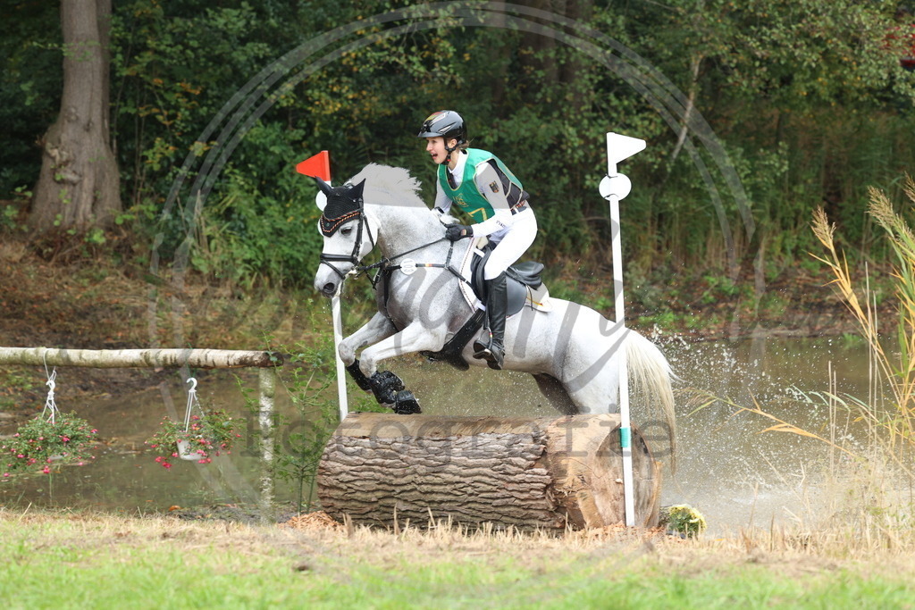 994A3271 | sabrinanicolaifotografie - Realisiert mit Pictrs.com