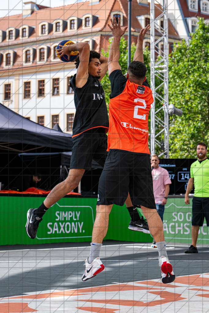 DIE FINALS 2025 | Dt. Meisterschaft 3x3   | Letzte Spiele in der Vorrunde. //  02.08.25: DIE FINALS 2025 | Dt. Meisterschaft 3x3   / Dresden / Deutschland  //   CREDIT:www.bullenfotos.de, Martin König, Hörner Weg 40, D-49078 Osnabrück, +4917663732967 // Nutzung und Weitergabe nur zu den vereinbarten Zwecken. Presseanfragen an Ersteller. Alle Rechte beim Ersteller. Honorierung nach MFM. - Realisiert mit Pictrs.com