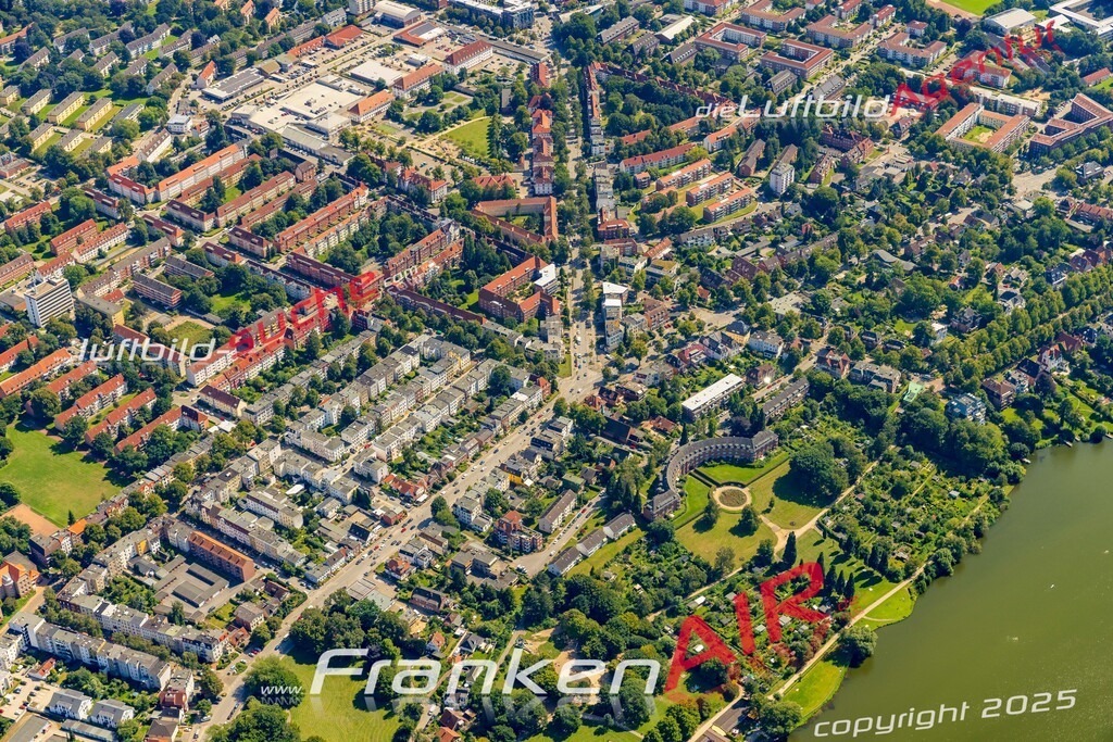 Marlistraße Lübeck Bild- Das Luftbild wurde 2025 vom UL-Flugzeug heraus erstellt ( keine Drohne bzw. Drohnenaufnahme ) - Hochauflösende Luftaufnahme -Nicht vergleichbar mit Google Maps oder Satelittenbilder- Die Geschenkidee !Mit Lizenz und Bildrechte bestellbar - CC
