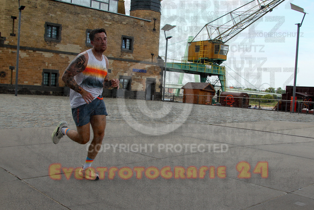 250920_1517_EV4_8388 | Sportfotografie im Rhein-Sieg Kreis, Köln, Bonn, NRW, Rheinland Pfalz, Hessen, etc. Unser Tätigkeitsfeld umfasst den Laufsport vom Volkslauf über den Marathon, Duathlon, Triathon bis zum Ultralauf wie Kölnpfad Ultra oder Schindertrail.