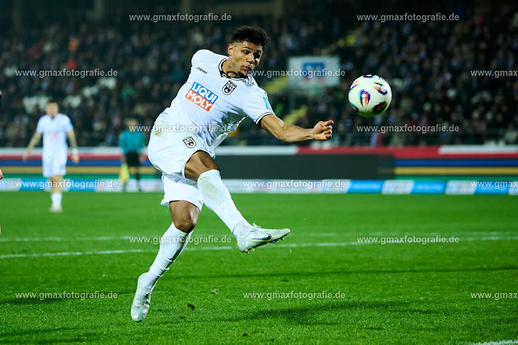 GER, SSV Ulm vs. VFL Osnabrueck, Fussball 18. Spieltag, 3. Liga, Spielzeit 2025/2026, 12.12.2025 | GER, SSV Ulm vs. VFL Osnabrueck, Fussball 18. Spieltag, 3. Liga, Spielzeit 2025/2026, 12.12.2025Foto: Gerald Oelze-de Stoppany