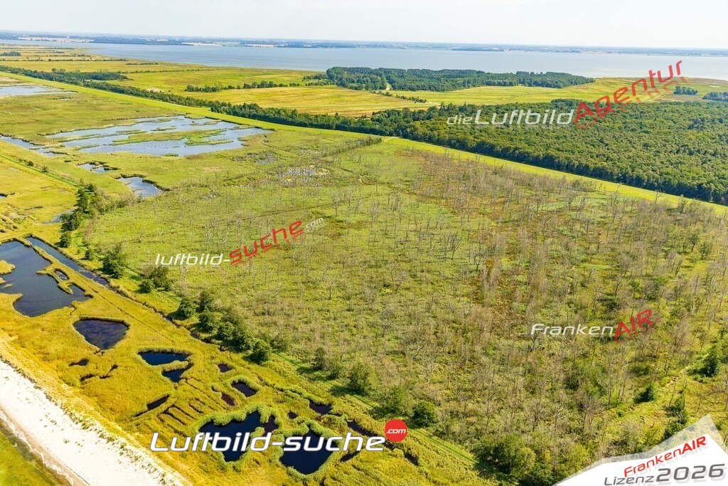 Sundische Wiese Zingst Bild- Das Luftbild wurde 2025 vom UL-Flugzeug heraus erstellt ( keine Drohne bzw. Drohnenaufnahme ) - Hochauflösende Luftaufnahme -Nicht vergleichbar mit Google Maps oder Satelittenbilder- Die Geschenkidee !Mit Lizenz und Bildrechte bestellbar - CC