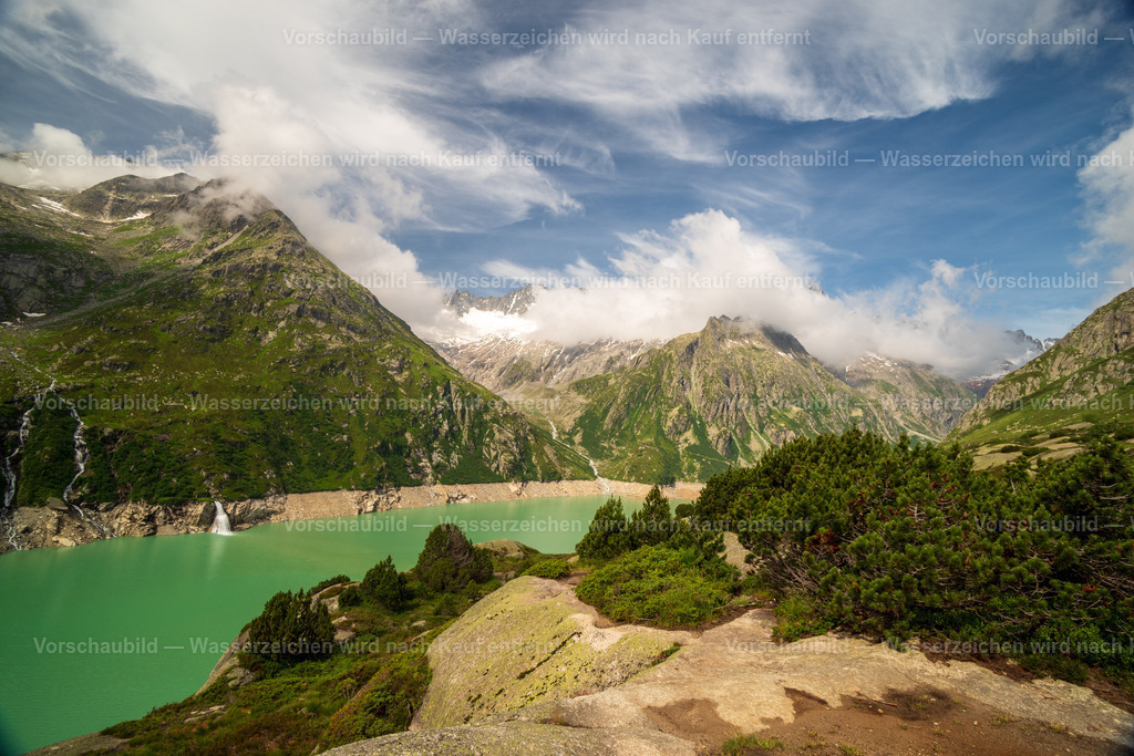 Göschnener Alpsee, Schweiz | Ein Stausee unterhalb des Dammagletscher - Realisiert mit Pictrs.com