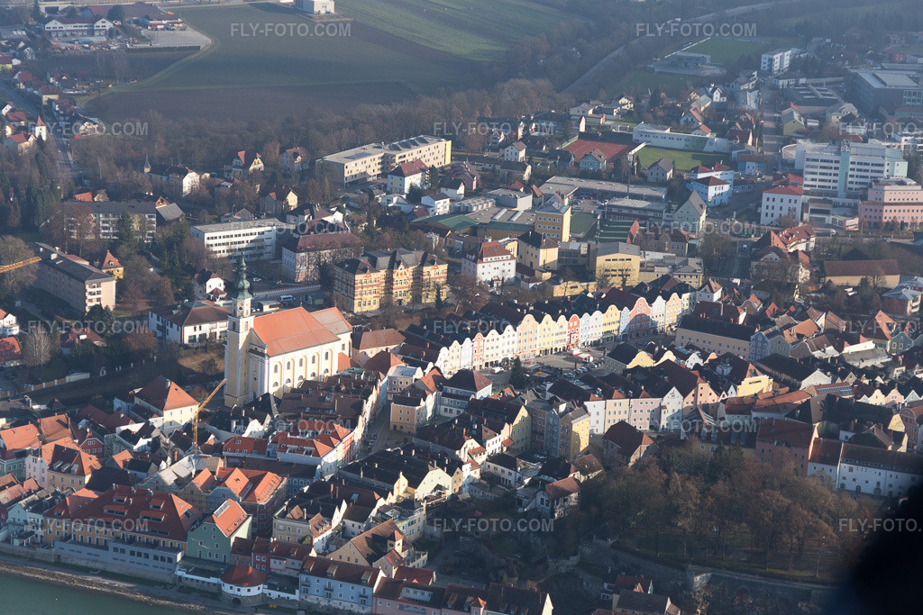 Aerial view: View of the town in Schärding in the state Upper Austria, Austria.Photo: IMG_096033.jpg taken on 12/29/2016 by Werner Riehm/FLY-FOTO.comResolution of the original: 5472 x 3648 px