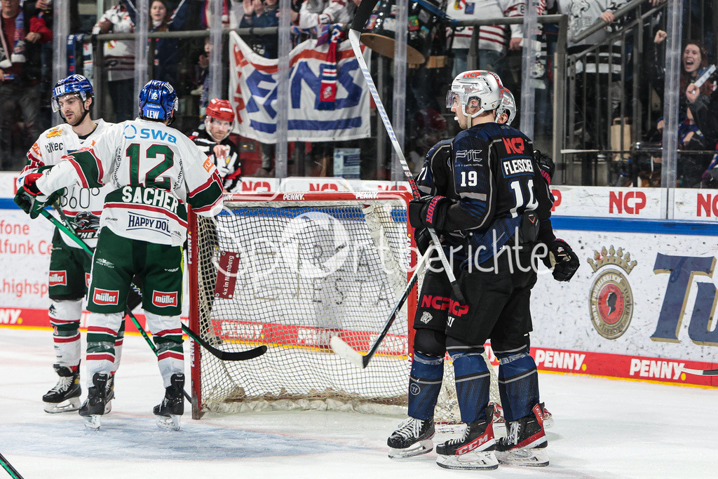 Nuernberg ICE Tigers - Augsburger Panther | Jubel der ICE Tigers nach dem Treffer zum 6-3 durch Andrew BODNARCHUK (NIT #71)
