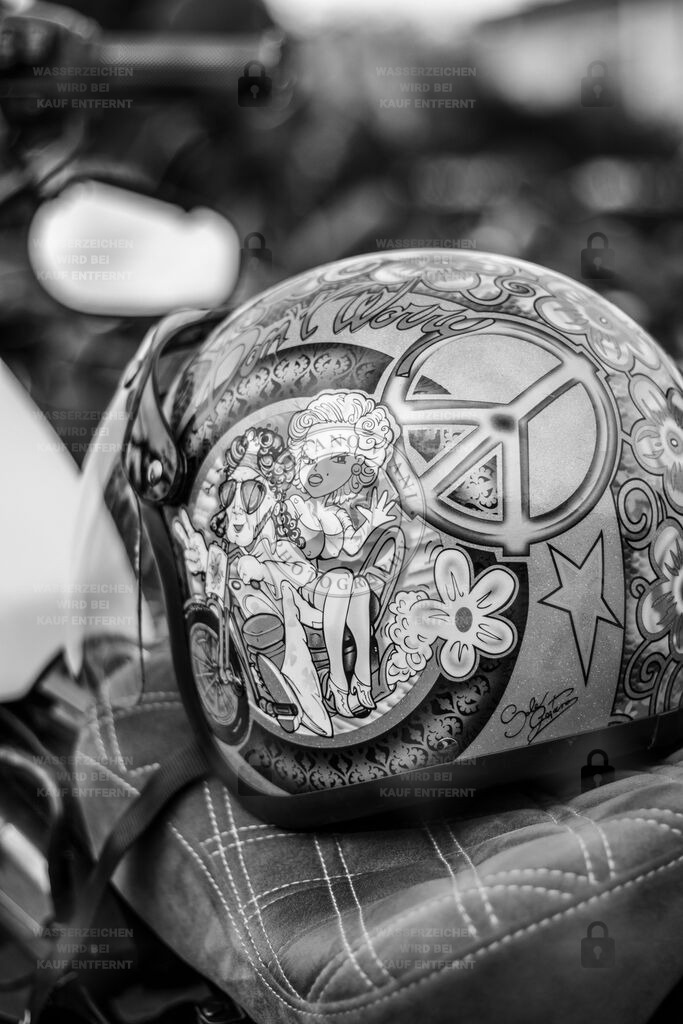 Helmet | sviani - Realisiert mit Pictrs.com
