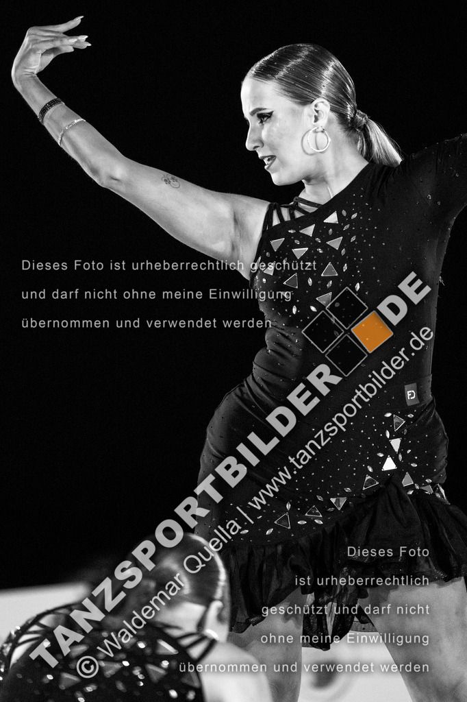 20250504-01329 | Hier finden Sie Tanz Bilder vom Latein und Standard Formationen tanzen. Sportbilder vom Tanzsport. Schöne Fotos und von Weltmeisterschaft, Europameisterschaft, Bundesliga, Regionalliga, Oberliga und Landesliga sowie von GOC Stuttgart, DanceComp, WM Bremen