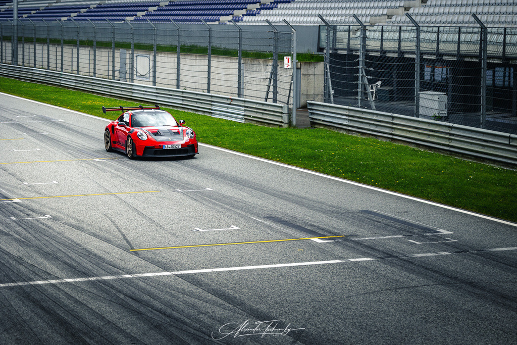 R6PZ1135 _Alexander Tschuncky | Entdecken Sie die faszinierende Welt von Alexander Tschuncky Arts: Kreative Fotografie, atemberaubende Automobilkunst und hochwertiger Bilderdruck. Lassen Sie sich inspirieren! - Realisiert mit Pictrs.com