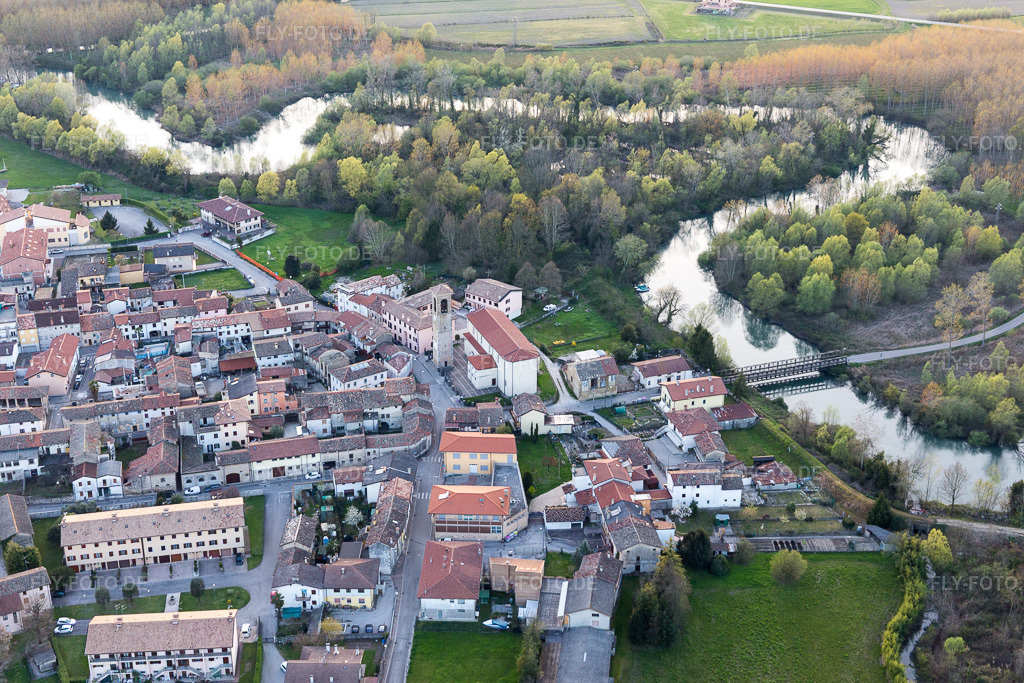 Luftbild: Ortsansicht in Del Forte im Bundesland Friaul-Julisch Venetien in Italien. Foto: IMG_105846.jpg vom 08.04.2018 durch Werner Riehm/FLY-FOTO.de