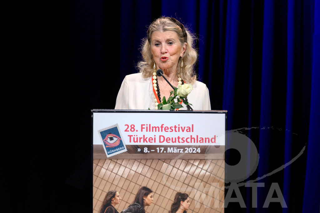 _DWA7851 | Journalistin Zeynep Oral ( PEN Türkei Präsidentin) bei der Die Eröffnung der 28. Film Festival Türkei Deutschland  am 08.3.2024  in Nürnberg - Realisiert mit Pictrs.com