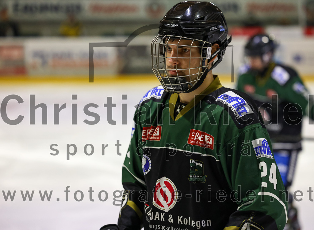 2023-03-07_011_TSV_Erding_gegen_ESC_Kempten | Erding, Deutschland, 07.03.2023:
Eishockey, Bayernliga Playoffs 2022 / 2023, Viertelfinale, TSV Erding gegen ESC Kempten, Endergebnis: 9:3

Lukas Krämmer (Erding Gladiators, #24)

Foto: Christian Riedel / fotografie-riedel.net