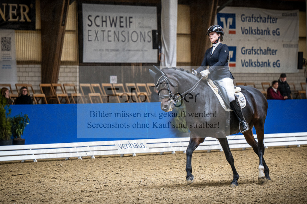 DOS_3304 | Entdecke hochwertige Reitturnierfotos von Foto Oger. Professionell, emotional und authentisch – jetzt Lieblingsmomente im Shop bestellen.Deutschlandweite Turnierfotografie. - Realisiert mit Pictrs.com