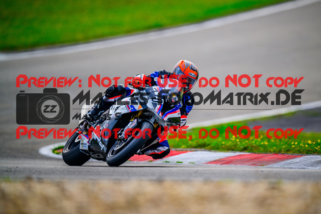 MaZZes_FotoMatrix_240910_6007705_8844 | ROT