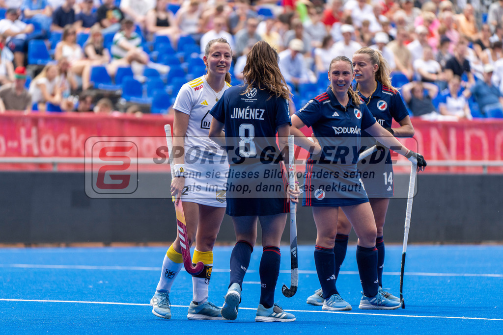 Final4_20250531-1212-HK107546 | Krefeld, Deutschland, 31.05.2025:  Feldhockey Final4 2025 – „Deutsche Feldhockey-Meisterschaften 2025“ im Gerd-Wellen-Hockeyanlage am 31.05.2025 in Krefeld, Deutschland. (Foto von Kramhöller/Fehrmann/Kaste)Krefeld, Germany, 31.05.2025: Feldhockey Final4 2025 – „Deutsche Feldhockey-Meisterschaften 2025“ in Gerd-Wellen-Hockeyanlage at 31.05.2025 in Krefeld, Deutschland. (Foto from Kramhöller/Fehrmann/Kaste)