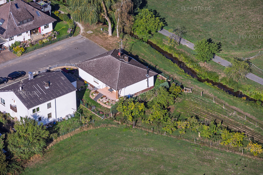 Luftbild: Landrat-Pfeifer-Straße im Ortsteil Sickenhofen in Babenhausen im Bundesland Hessen in Deutschland. – Foto: IMG_159418.jpg vom 22.09.2026 durch Werner Riehm/FLY-FOTO.de – Auflösung des Originals: 6000 x 4000 px