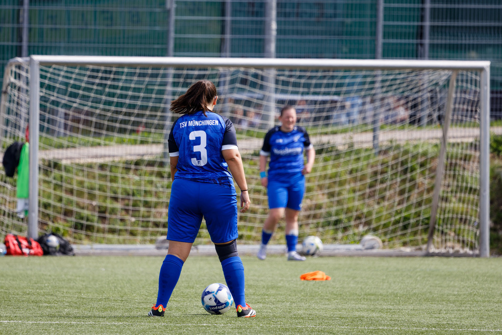 FCHMÜN_250907_6539 | Fotopresso – Sportfotografie in Heidenheim & Umgebung. Professionelle Sportfotografie für unvergessliche Momente. Dynamische Action-Shots, emotionale Szenen & hochwertige Bilder. - Realisiert mit Pictrs.com