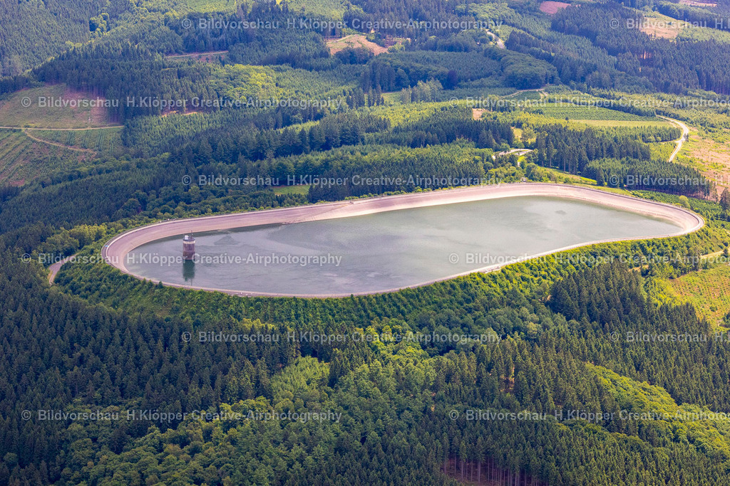 Luftbild Finnentrop-5046 | Luftbildfotografie Rückhaltebecken und Wasserspeicher " Pumpspeicherwerk Oberbecken " in Finnentrop - Realized with Pictrs.com
