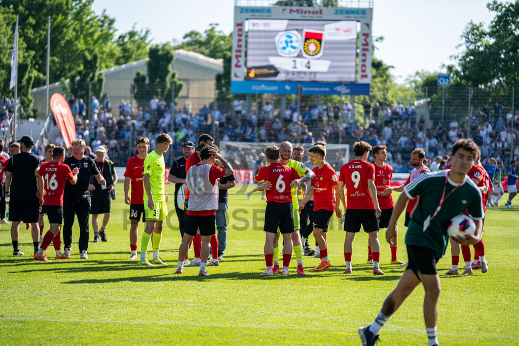Stuttgarter Kickers vs. SG Sonnenhof Großaspach, Fussball, WFV-Pokal, Finale, 23.05.2026 | Team jubelt nach Abpfiff mit Fans, Zuschauern und Verantwortlichen,Stuttgarter Kickers vs. SG Sonnenhof Großaspach, Fussball, WFV-Pokal, Finale, 23.05.2026