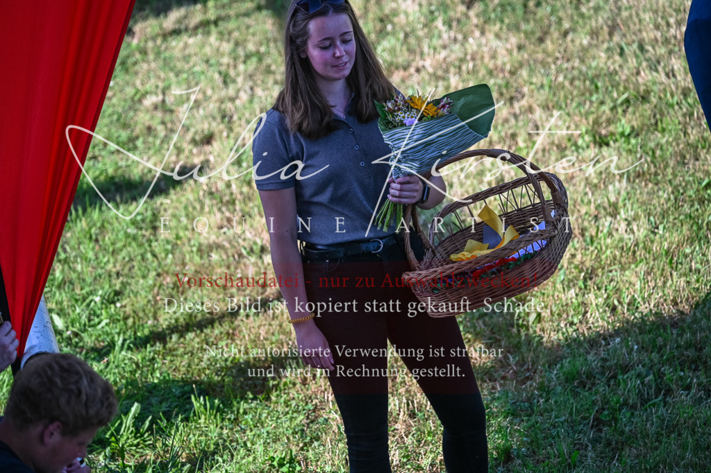 DSC_2589 | Pferde- und Turnierfotografie in Westsachsen. Pferdeportraits, Auftragszeichnungen und intuitive Kunst.