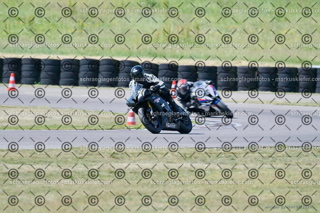 26BT02-0567 | markuskiefer.com - Realisiert mit Pictrs.com