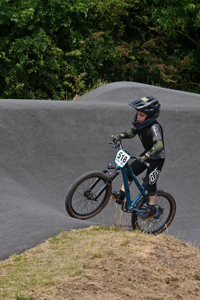 DSC_7046-cam-florian | German Pumptrack Series - Realisiert mit Pictrs.com