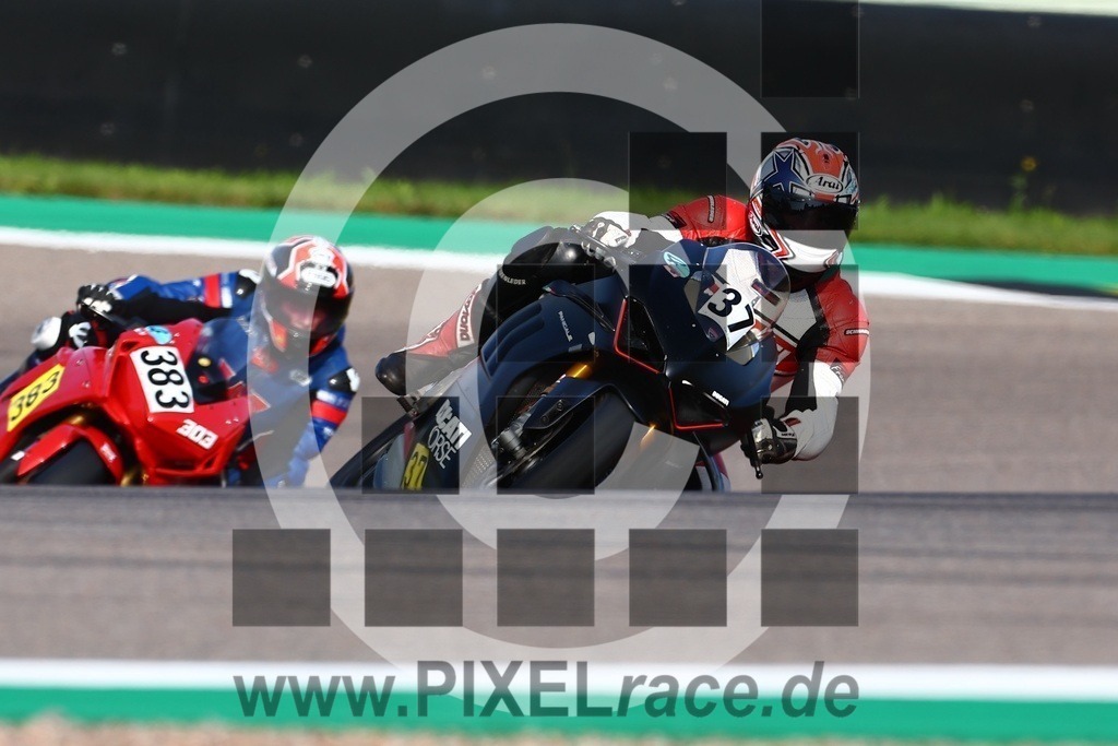 0037-20240820_03437 | Schöne Erinnerungen an spannende Momente - das festzuhalten ist unser Job. PIXELrace.de ist seit 2003 auf den Rennstrecken Europas unterwegs um die Action draußen beim Fahren und die wunderbare Stimmung imm Fahrerlager für euch einzufangen.