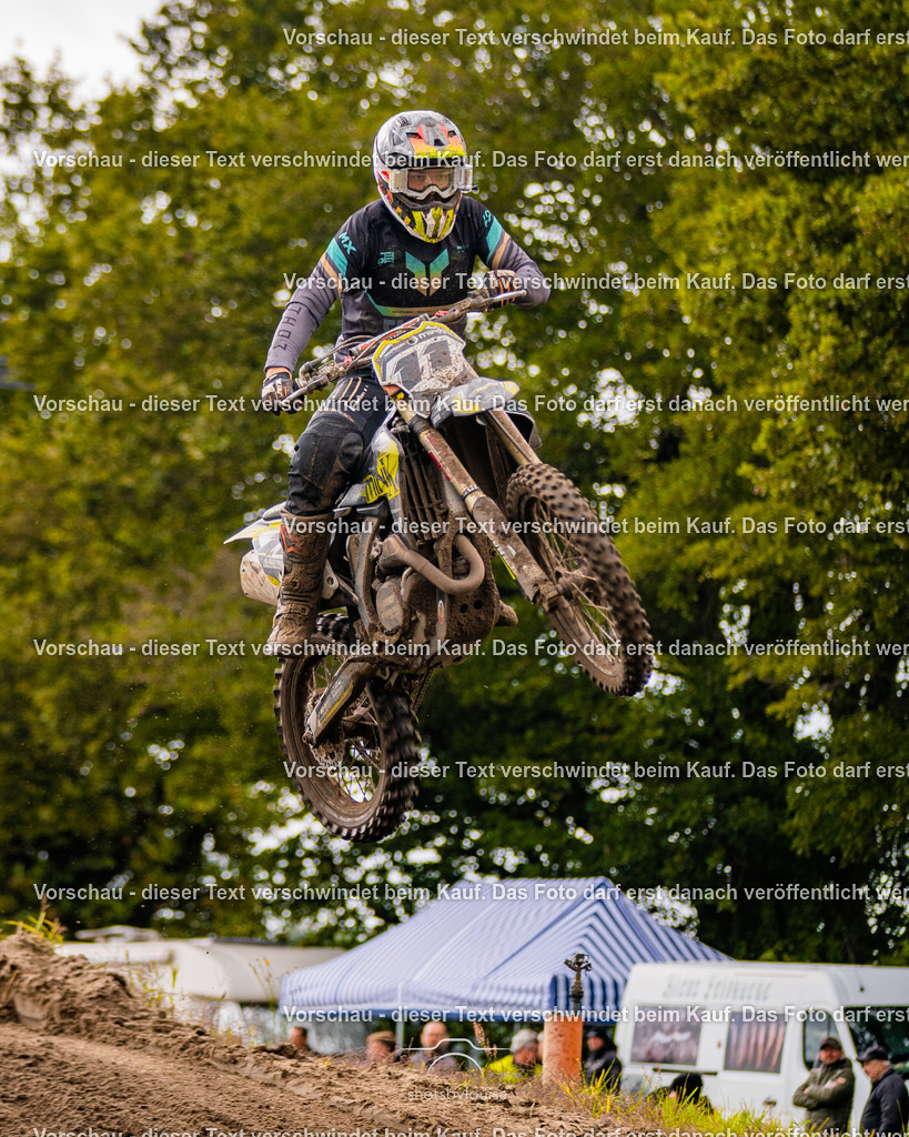 10_05_Dreetz-4794 | Sportfotografin aus Berlin-Brandenburg mit Fokus auf Motocross. Ich halte deine sportliche Leistung und echte Emotionen auf und neben der Strecke professionell fest. Entdecke die Fotos von deinem Rennen und bestelle sie direkt hier im Shop.